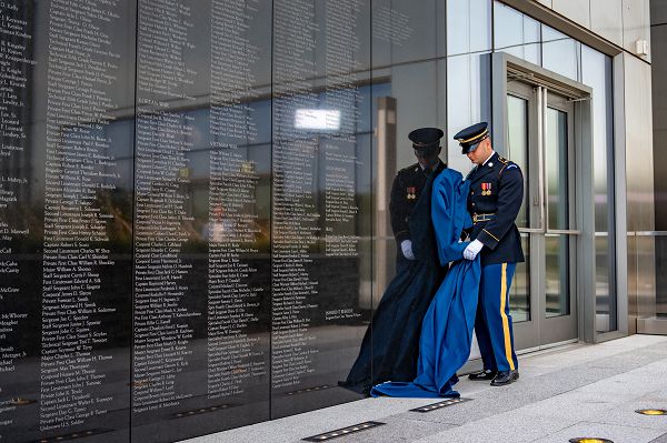 04_Colonel_Paris_D_Davis_Army_Special_Forces_Vietnam_Medal_of_Honor_Support_Our_Troops.jpg