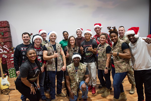 04_support_our_troops_org_christmas_2022_kuwait.jpg