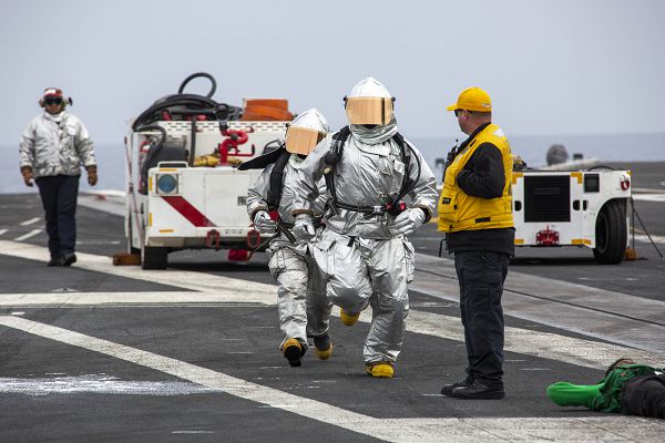 05_USS_Lincoln_mass_casualty_Navy_triage_medical_teams_simulated_casualty_Support_Our_Troops.jpg