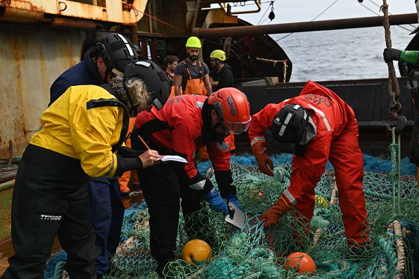   (U.S. Coast Guard XXX by Petty Officer 3rd Class Mikaela McGee.)