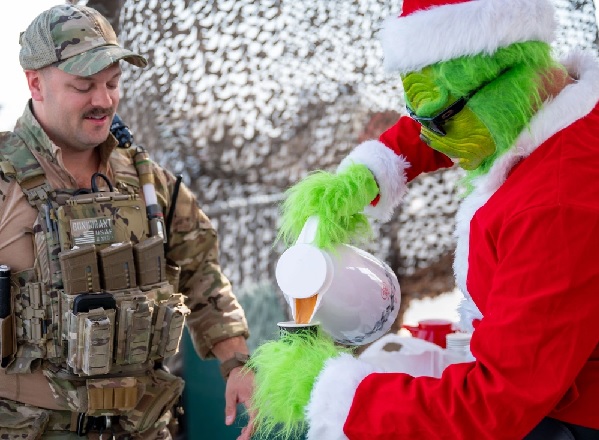 25 12 31 grinch air force support our troops inc
