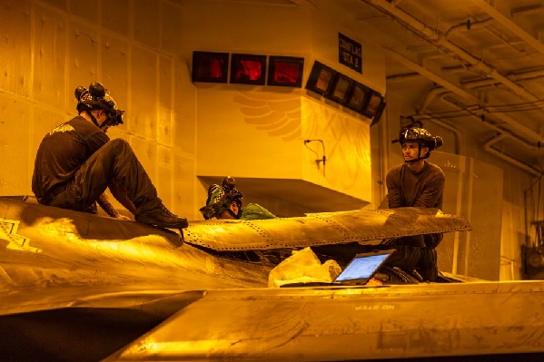 26 04 01 uss abraham lincoln cvn72 support our troops inc