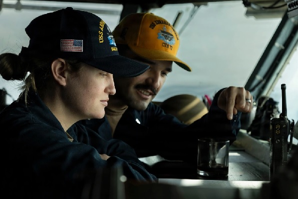 26 04 01 uss abraham lincoln support our troops inc