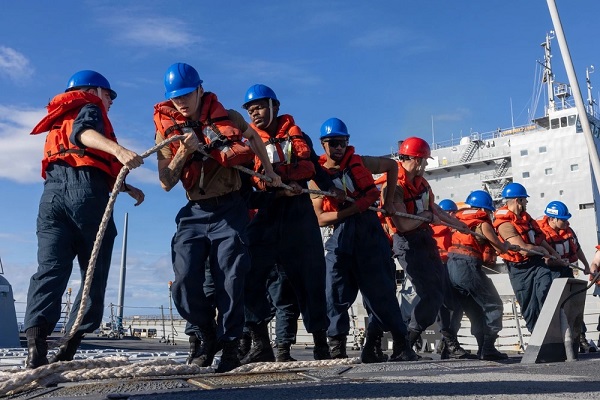 26 10 14 uss mustin replenishment at sea support our troops org
