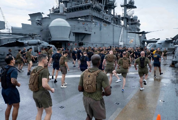 26 6 03 sec of war visits uss boxer support our troops org