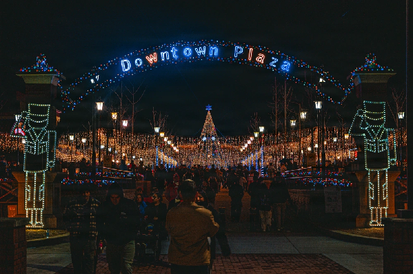 25 12 17 humphreys tree lighting support our troops inc