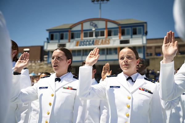 Cadets take the oath of office at the Coast Guard Academy during the 143rd Commencement Exercises, May 22, 2024. The Coast Guard Academy commissioned 225 new officers. (U.S. Coast Guard photo by Petty Officer 3rd Class Matt Thieme.)