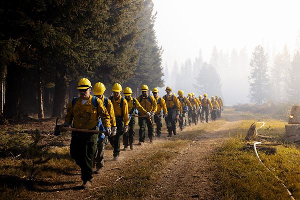 02 Wildfires soldier fire fighters Army Northern Command National Interagency Fire Center DOD Support Our Troops