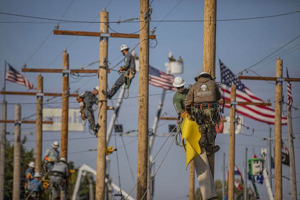 U.S. Army Linemen from the 249th Engineer Battalion (Prime Power) participate in Lineman’s Rodeo in Overland Park, Kansas City, Mo., Oct. 17-19, 2024. The Lineman’s Rodeo attracts the best linemen from around the world to compete in events based on traditional lineman tasks and skills. The first Lineman’s Rodeo was held in September 1984, with twelve participating teams from Kansas and Missouri. The Rodeo has grown to over 300 teams and 450 apprentices. (U.S Army Reserve photo by Sgt. Jason Palacios, 982nd Combat Camera, Airborne)