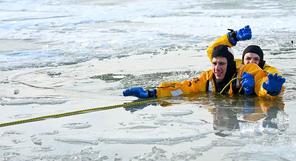 Ice Rescues.. Reach, Throw, Row, Go